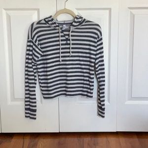 Cropped blue and white stripped hoodie from Aeropostale
